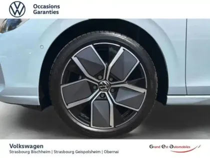 Photo 8 Volkswagen Golf  1.5 eTSI EVO2 116ch Style DSG7