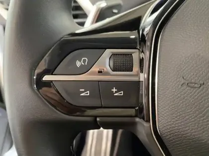 Photo 13 Peugeot 3008  HYBRID 225ch Roadtrip e-EAT8 Camera LED Carplay