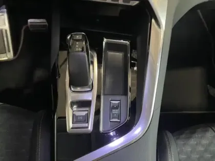 Photo 10 Peugeot 3008  HYBRID 225ch Roadtrip e-EAT8 Camera LED Carplay