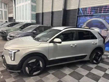 Photo 6 Kia Niro  1.6 GDi 138ch HEV Premium DCT6