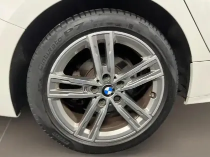 Photo 7 BMW Serie 1 Série 1 118iA 136ch Edition M Design DKG7