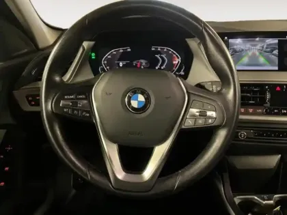 Photo 5 BMW Serie 1 Série 1 118iA 136ch Edition M Design DKG7