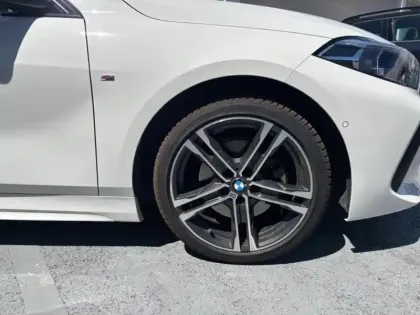 Photo 8 BMW Serie 1 Série 1 116dA 116ch M Sport DKG7