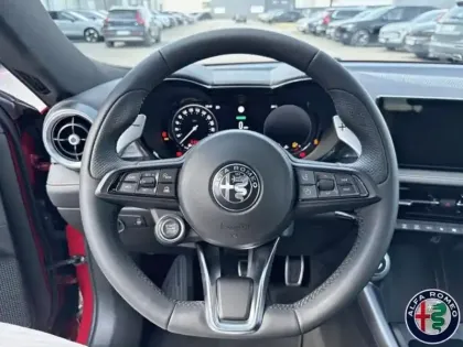 Photo 13 Alfa Romeo Tonale  1.5 Hybrid 160ch Veloce TCT
