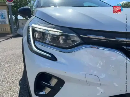 Photo 12 Renault Captur  1.6 E-Tech hybride 145ch Iconic