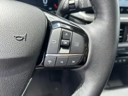 Photo 13 Ford Kuga  2.5 Duratec 180ch Hybrid FlexiFuel Titanium Powershift