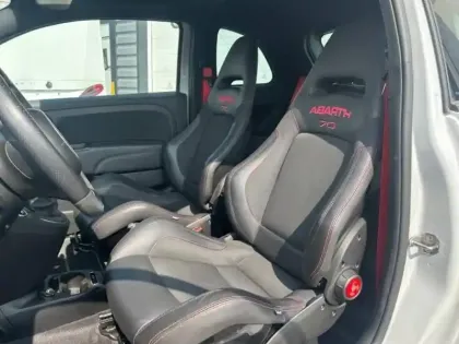 Photo 8 Abarth 500  1.4 Turbo T-Jet 180ch 695 70 Anniversario