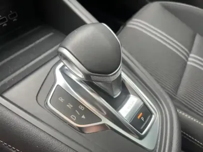 Photo 14 Renault Captur  1.6 E-Tech hybride 145ch Engineered