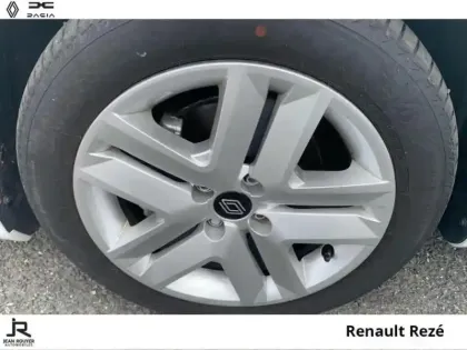 Photo 7 Renault Clio  1.6 E-Tech 145ch full hybrid Evolution - 24