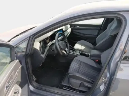 Photo 43 Volkswagen Golf  1.5 eTSI OPF 130ch R-Line DSG7