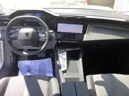 Photo 12 Peugeot 308 Hybrid 145 e-DCS6 Allure