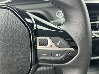 Photo 19 Peugeot 208  PureTech 100 S&S BVM6