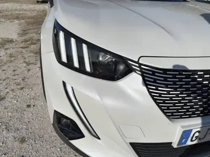 Photo 15 Peugeot 2008  Electrique 136 ch