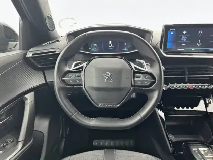 Photo 8 Peugeot 2008  PureTech 130 S&S EAT8