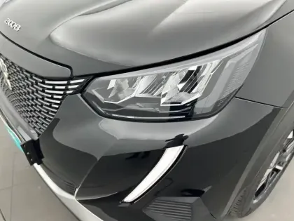 Photo 15 Peugeot 2008  PureTech 130 S&S EAT8