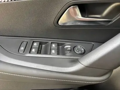 Photo 19 Peugeot 2008  Hybrid 110 e-DCS6