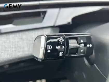 Photo 17 Peugeot 5008  Electrique 230 ch 97 kWh Grande autonomie