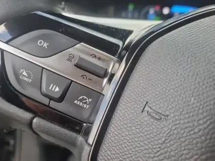 Photo 17 Peugeot 308  PHEV 180 e-EAT8