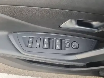 Photo 18 Peugeot 308  PHEV 180 e-EAT8