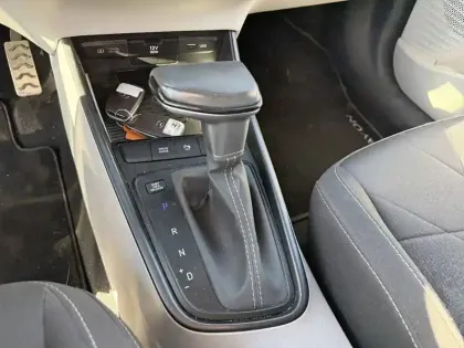 Photo 13 Hyundai Bayon  1.0 T-GDi 100 DCT-7 Hybrid 48V
