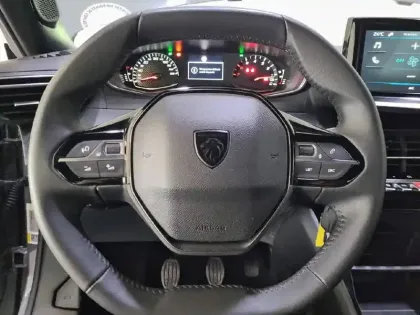 Photo 11 Peugeot 2008  PureTech 100 S&S BVM6