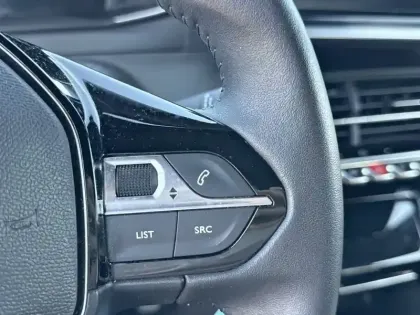 Photo 14 Peugeot 2008  PureTech 100 S&S BVM6