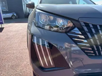 Photo 46 Peugeot 2008  PureTech 100 S&S BVM6