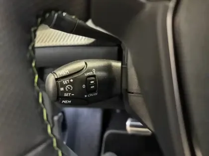 Photo 14 Peugeot 208  Hybrid 145 ch e-DCS6