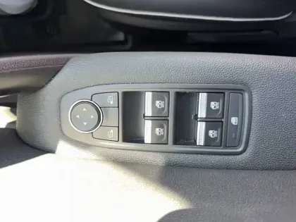 Photo 13 Renault Captur  E-Tech full hybrid 145
