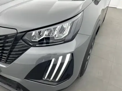 Photo 40 Peugeot 2008  PureTech 100 S&S BVM6