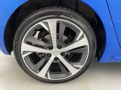 Photo 18 Peugeot 308  PureTech 130ch S&S EAT8