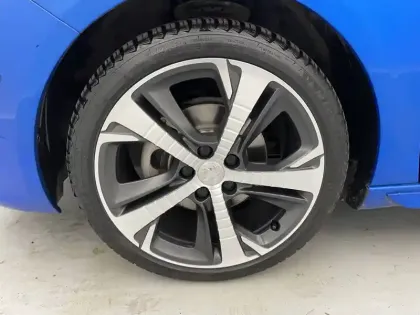 Photo 15 Peugeot 308  PureTech 130ch S&S EAT8