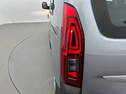 Photo 36 Citroën Berlingo e- Taille M 136 ch 100 kWh Automatique