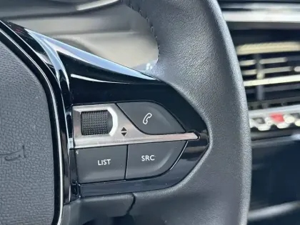 Photo 20 Peugeot 2008  PureTech 100 S&S BVM6