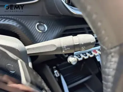 Photo 13 Peugeot 2008  Electrique 54 kWh 156 ch