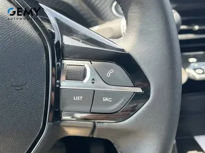 Photo 33 Peugeot 2008  Electrique 54 kWh 156 ch