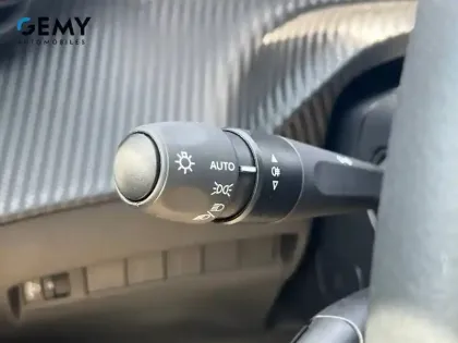 Photo 35 Peugeot 2008  Electrique 54 kWh 156 ch