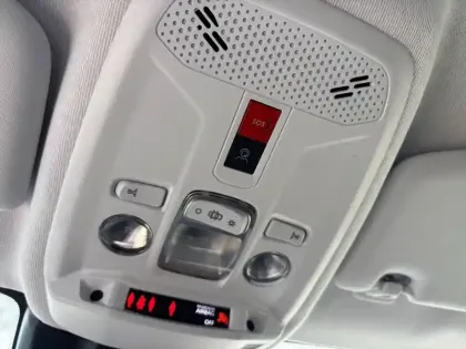 Photo 21 Peugeot 208  Hybrid 110 ch e-DCS6