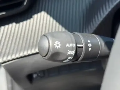 Photo 19 Peugeot 208  Turbo 100 ch BVM6
