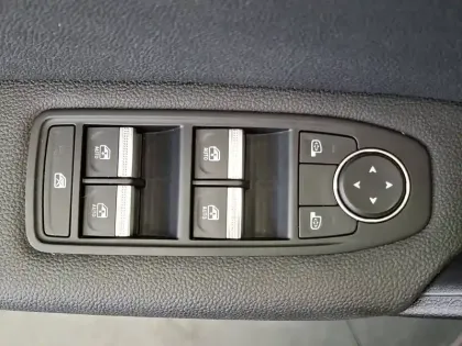 Photo 15 Renault Captur  mild hybrid 140