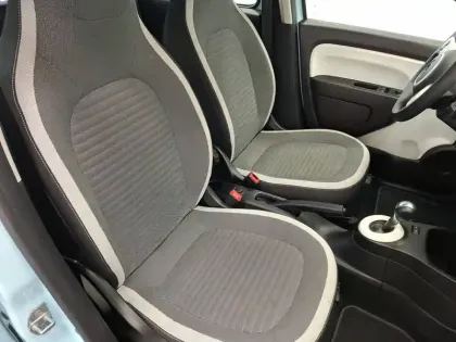 Photo 8 Renault Twingo  III E-Tech