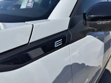 Photo 30 Peugeot 2008  Electrique 54 kWh 156 ch