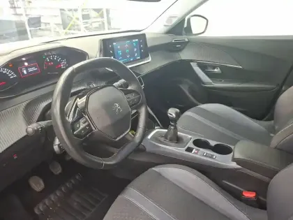Photo 21 Peugeot 2008  BlueHDi 100 S&S BVM6