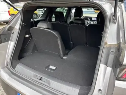 Photo 24 Peugeot 5008  Hybrid 136 e-DCS6