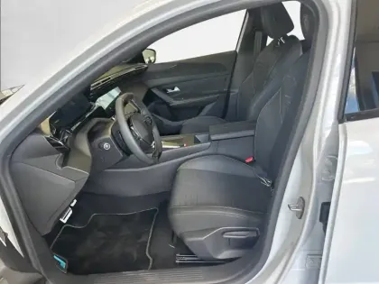 Photo 10 Peugeot 408  Hybrid 145 e-DCS6