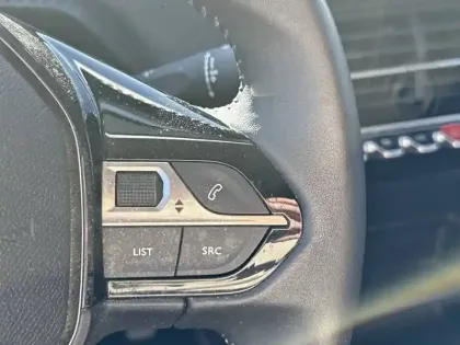 Photo 42 Peugeot 208  PureTech 100 S&S BVM6