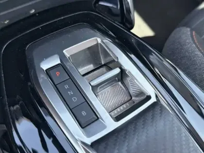 Photo 13 Peugeot 208  Electrique 50 kWh 136ch