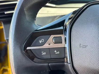 Photo 18 Peugeot 208  Electrique 50 kWh 136ch