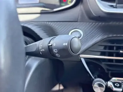 Photo 21 Peugeot 208  Electrique 50 kWh 136ch