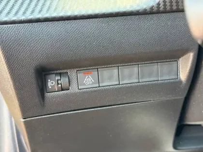 Photo 30 Peugeot 208  Electrique 50 kWh 136ch